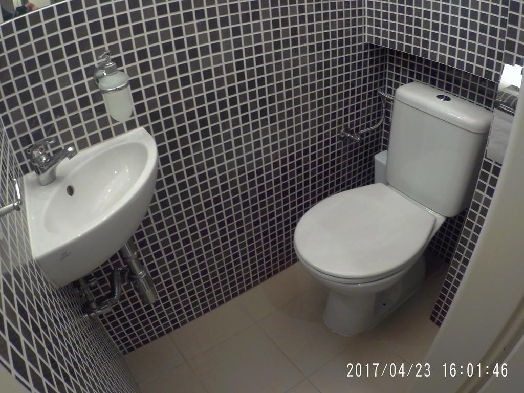 Lucas Apartment - Self Check-In Bratislava Esterno foto
